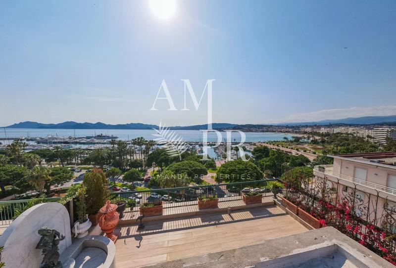 Appartement villa - 137 m² - 6 pièces