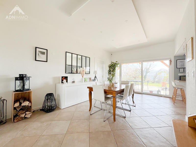 Maison - 333 m² - 10 pièces