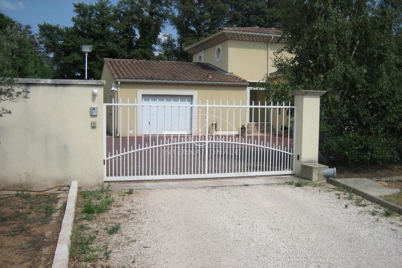 Villa - 206 m² - 6 pièces