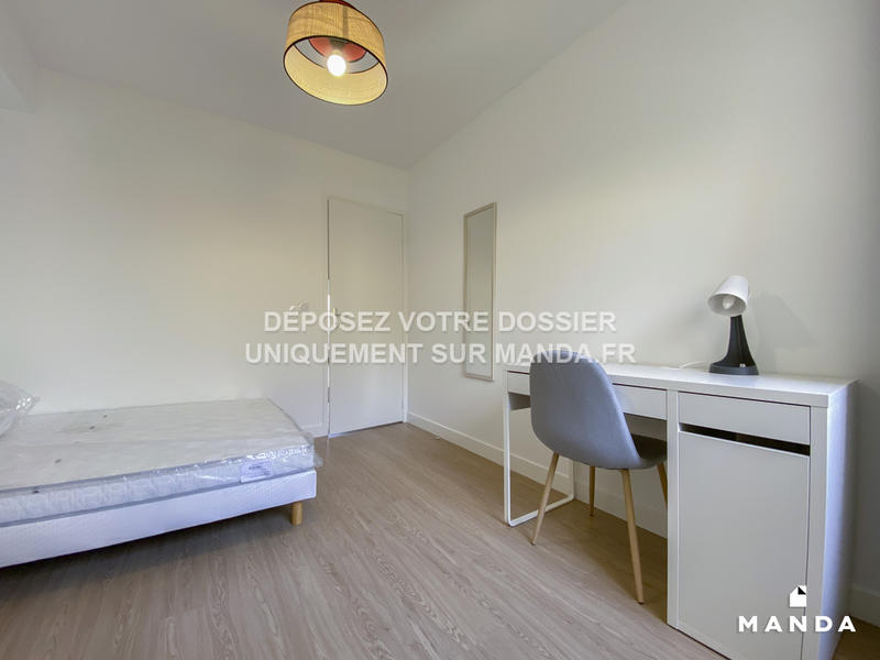 Chambre - 10 m² - 6 pièces
