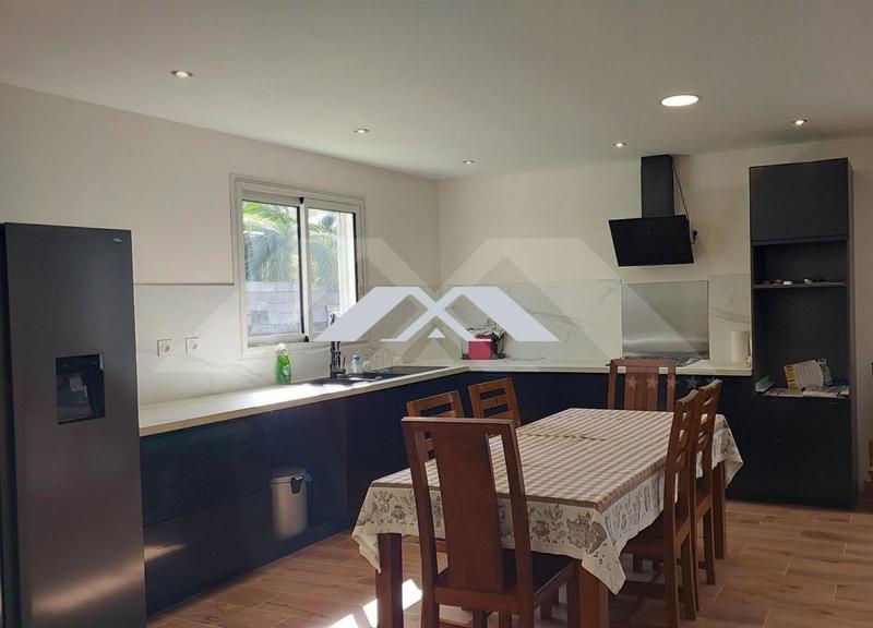 Maison - 92 m² - 5 pièces