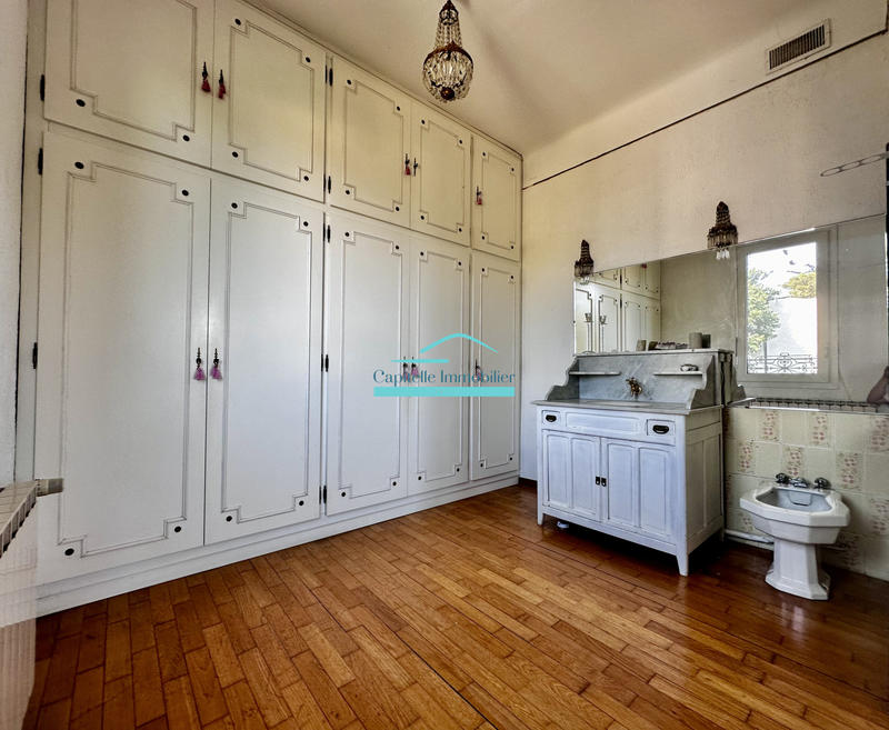 Propriété - 231 m² - 7 pièces