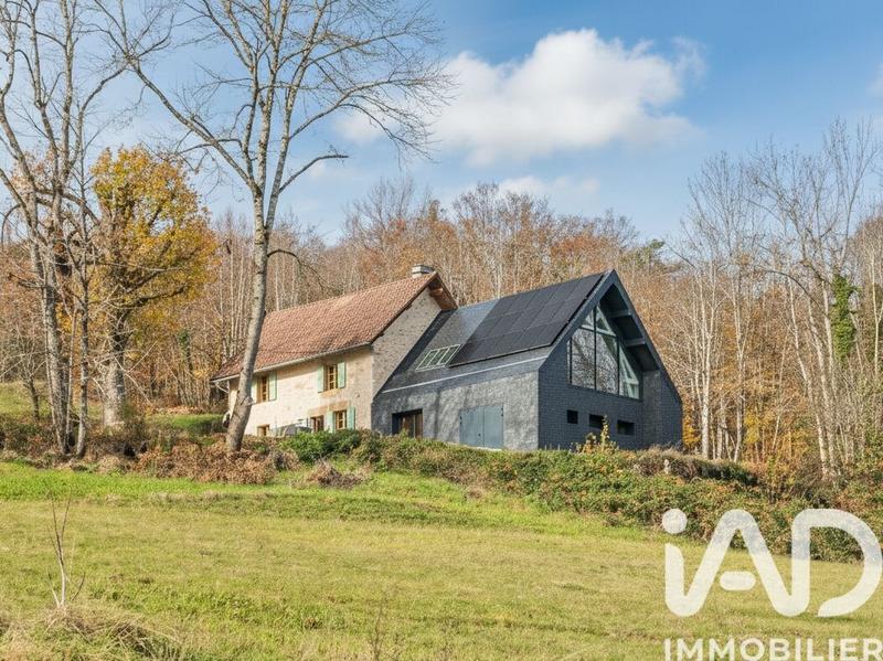 Maison - 254 m² - 7 pièces