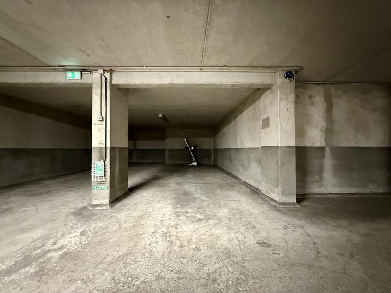 Local d'activités - 302 m² - 11 pièces