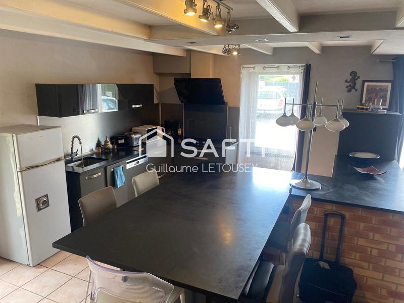 Maison - 228 m² - 8 pièces