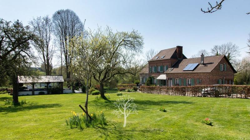 Moulin - 264 m² - 8 pièces