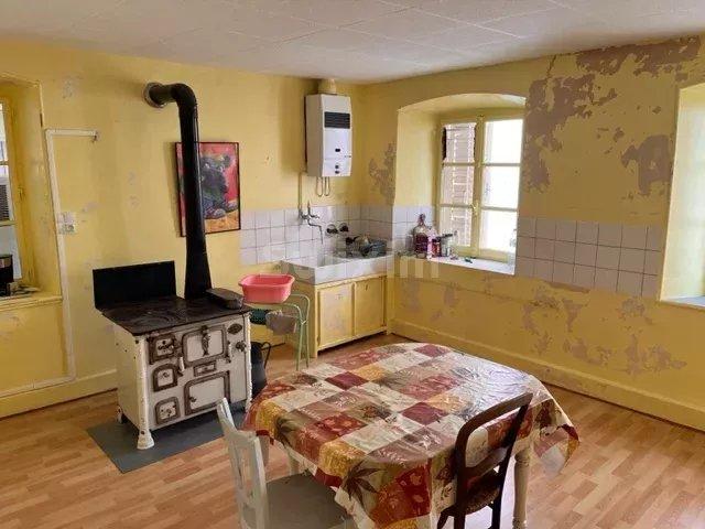 Propriété - 255 m² - 12 pièces