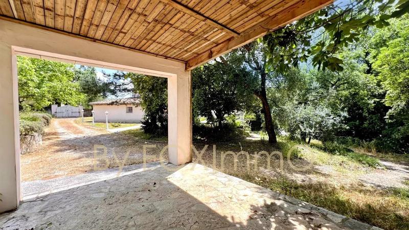 Villa - 201 m² - 6 pièces