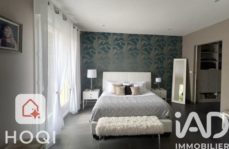 Maison - 183 m² - 8 pièces