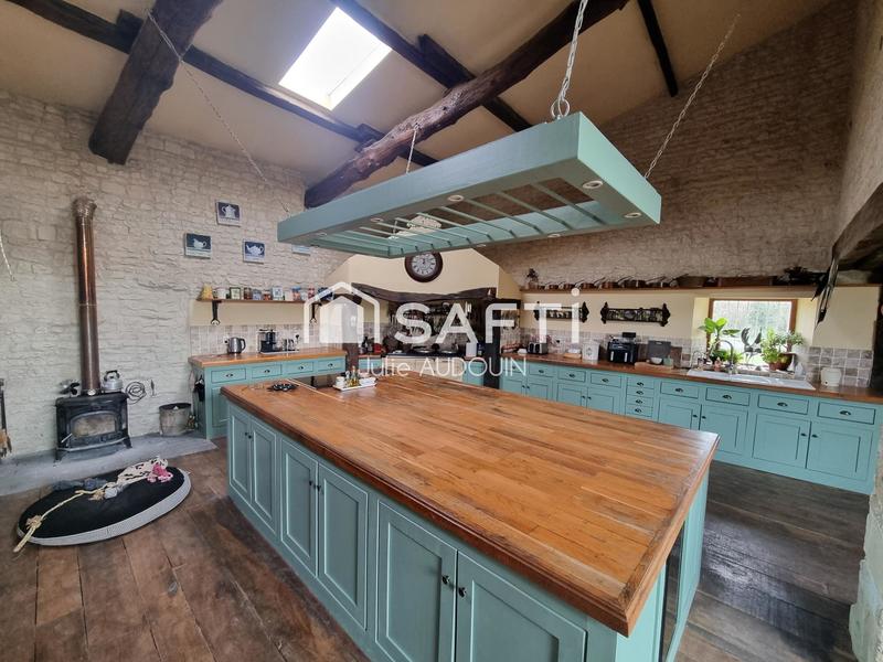 Maison - 520 m² - 9 pièces