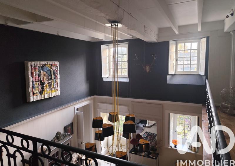 Maison - 218 m² - 6 pièces