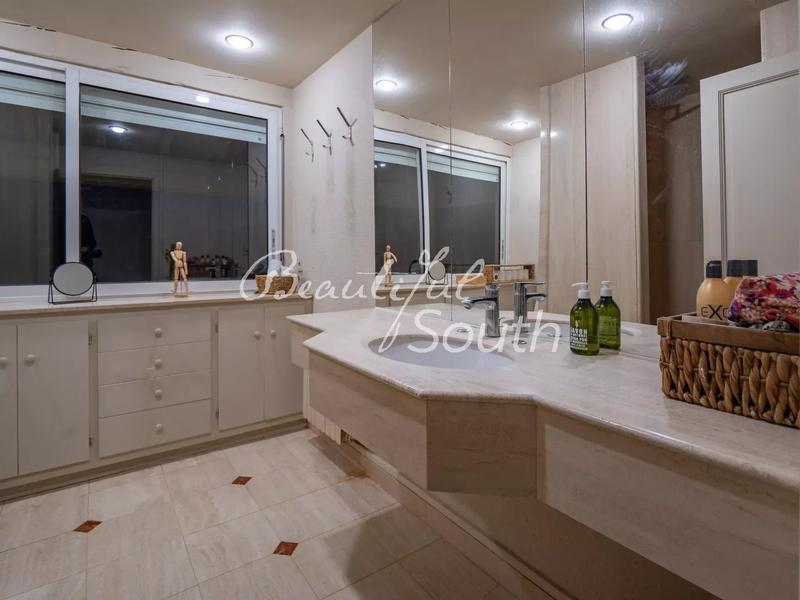 Mas - 240 m² - 8 pièces