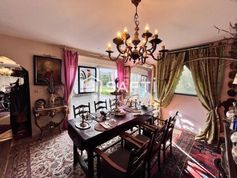 Maison - 160 m² - 8 pièces