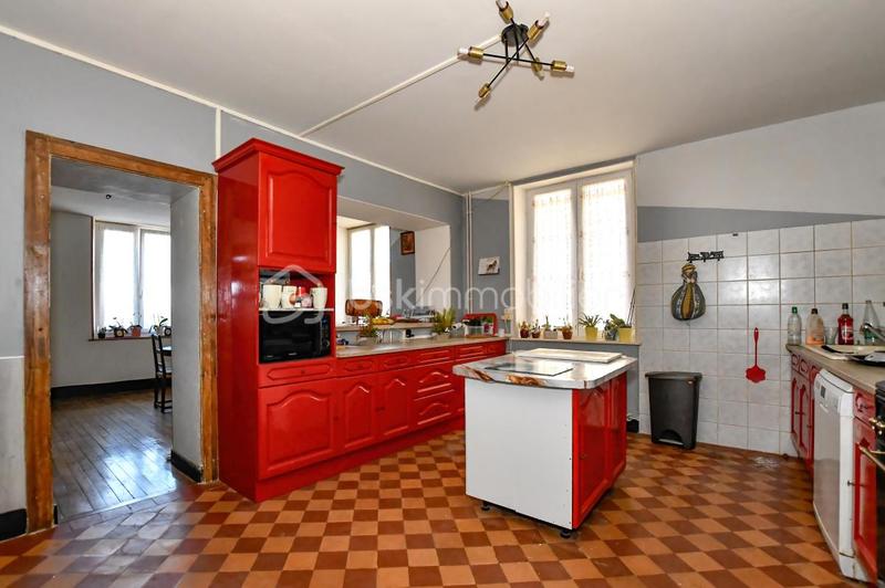 Maison - 203 m² - 6 pièces