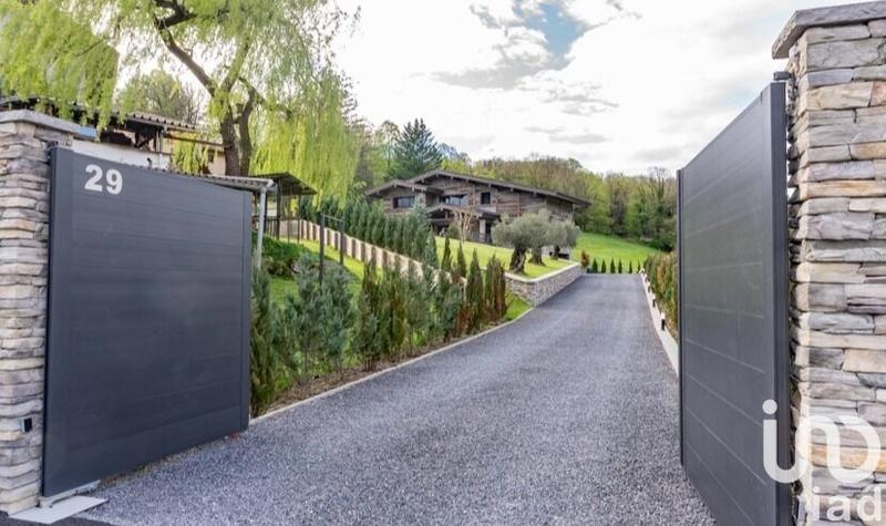 Châlet - 219 m² - 7 pièces