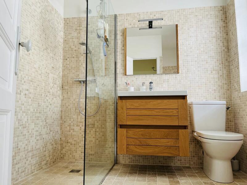 Maison - 256 m² - 8 pièces