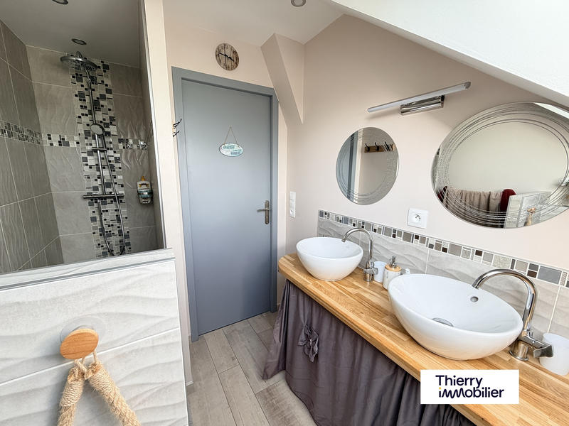 Maison - 180 m² - 6 pièces