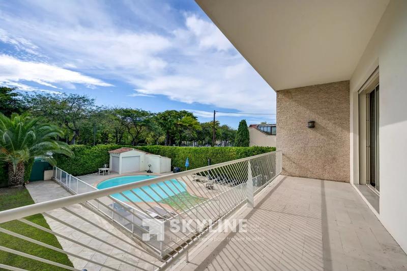 Villa - 285 m² - 9 pièces