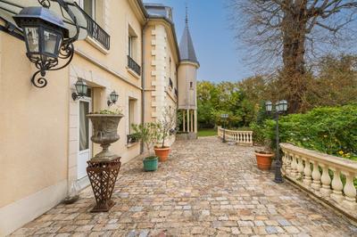 Demeure - 654 m² - 29 pièces