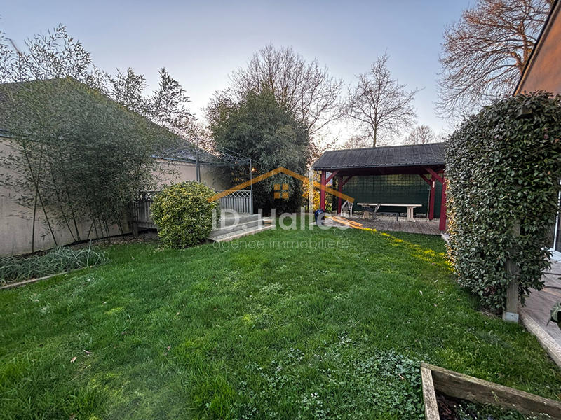 Maison - 162 m² - 8 pièces