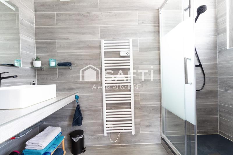 Maison - 384 m² - 12 pièces