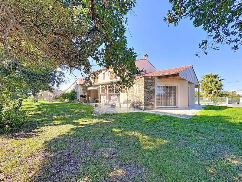 Maison - 184 m² - 7 pièces