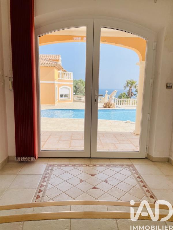 Maison - 732 m² - 20 pièces