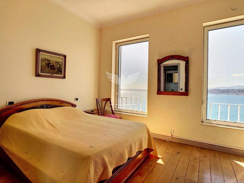 Villa - 320 m² - 9 pièces