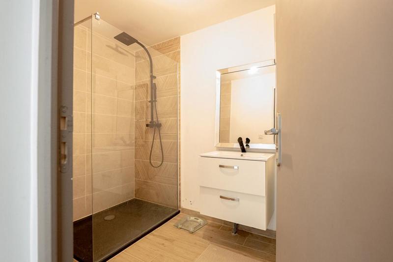 Maison - 212 m² - 8 pièces