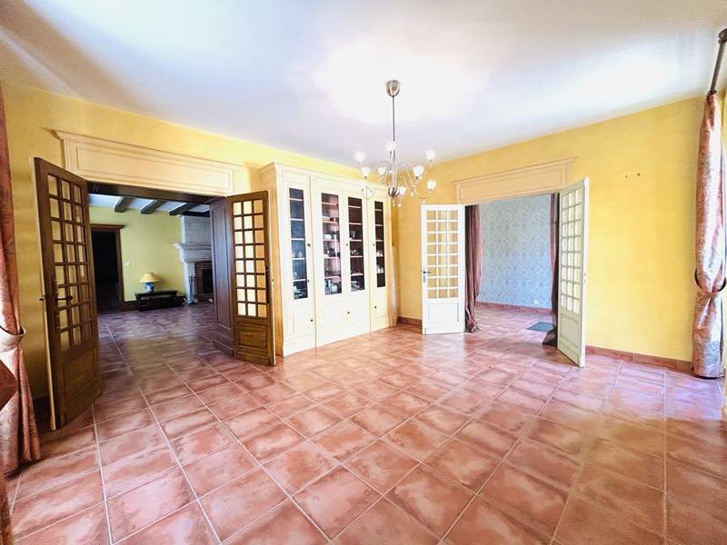 Demeure - 392 m² - 11 pièces