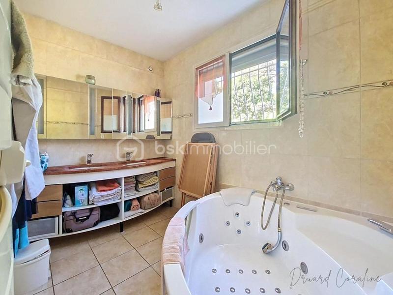 Maison - 143 m² - 5 pièces