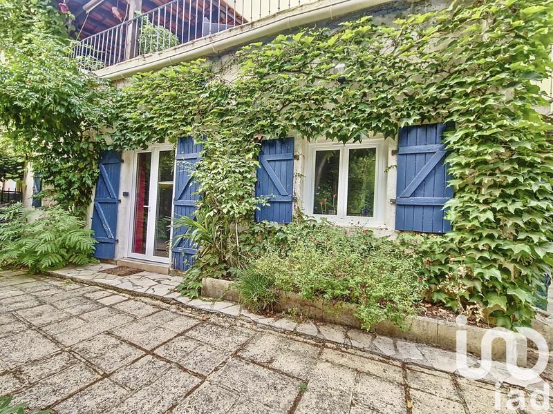 Maison - 215 m² - 8 pièces