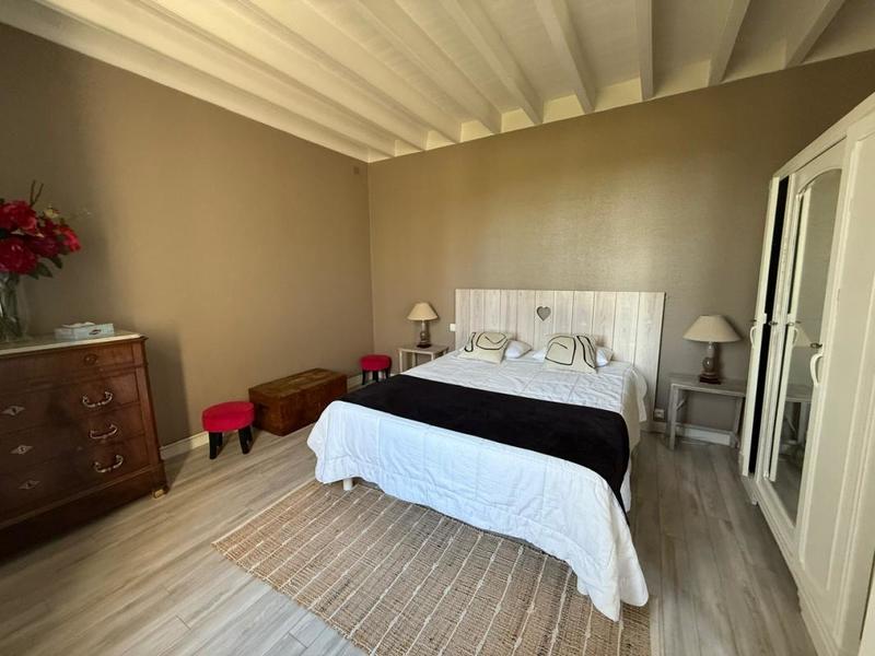 Maison - 211 m² - 8 pièces