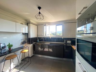 Appartement - 67 m² - 4 pièces