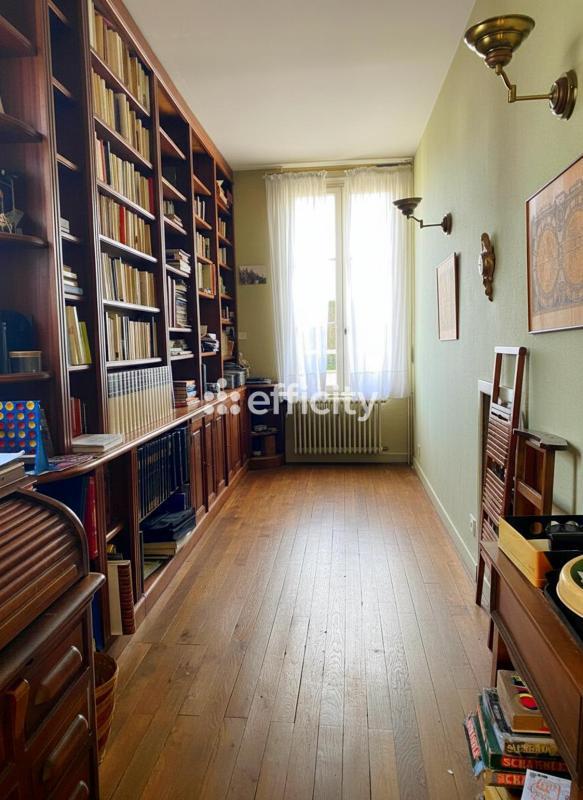 Demeure - 230 m² - 9 pièces