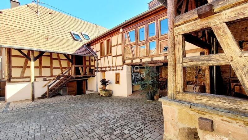 Maison - 207 m² - 7 pièces