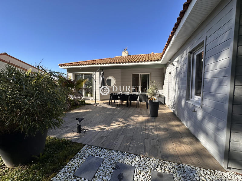 Maison traditionnelle - 143 m² - 6 pièces