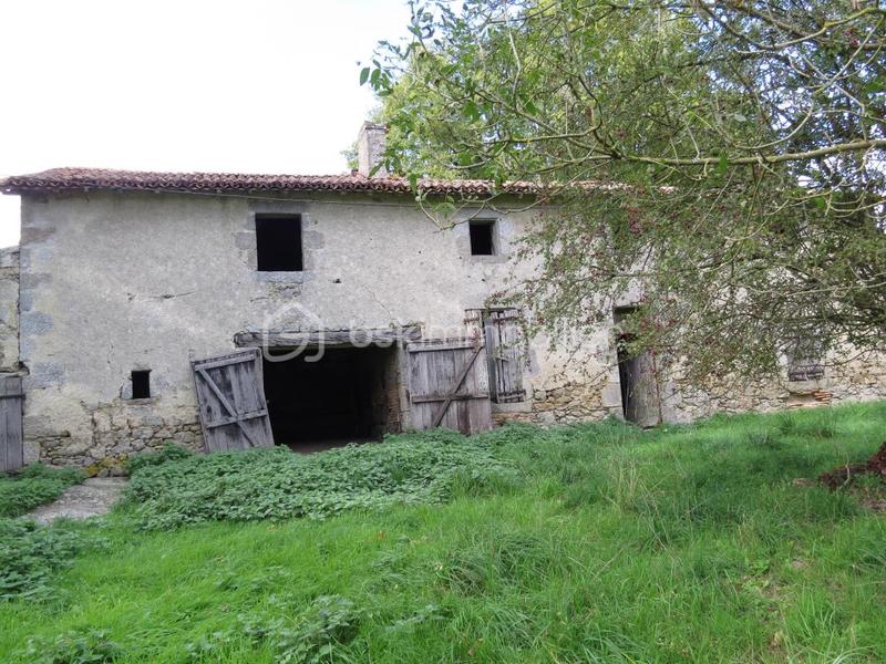 Maison ancienne - 1 140 m² - 2 pièces