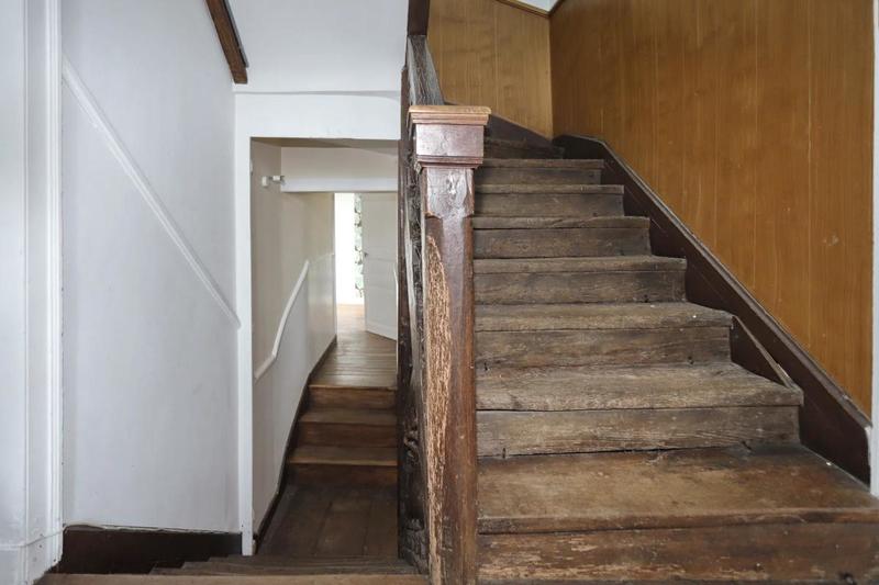 Demeure - 225 m² - 8 pièces