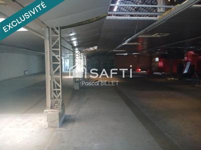 Local commercial - 750 m² - 1 pièce