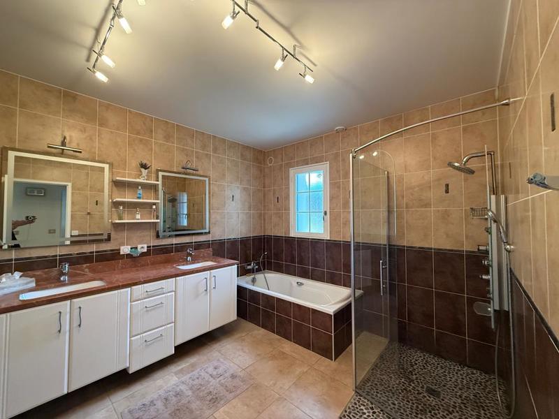 Maison de ville - 230 m² - 6 pièces