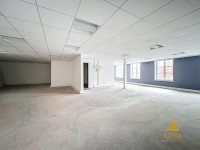 Bureau - 1 002 m²
