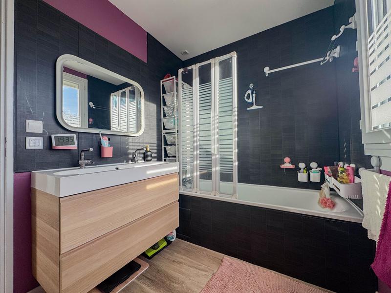 Maison - 95 m² - 5 pièces