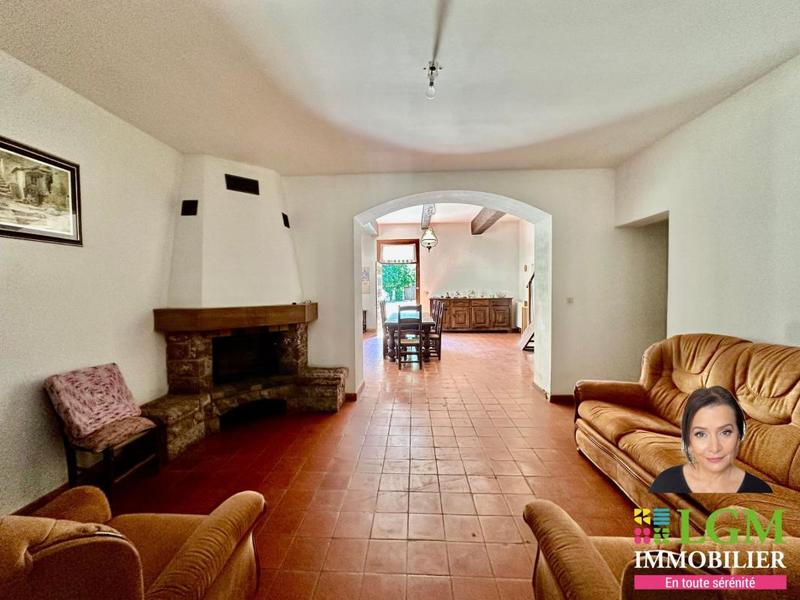 Mas - 300 m² - 8 pièces