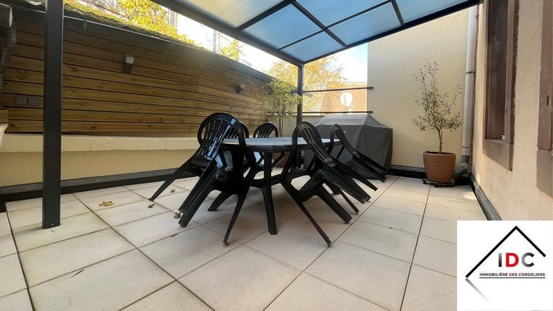 Appartement - 163 m² - 6 pièces