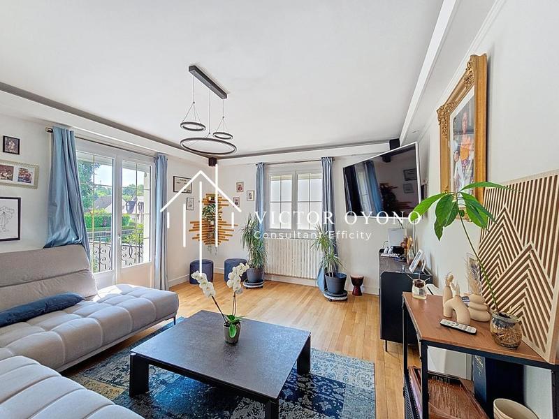 Maison - 250 m² - 9 pièces