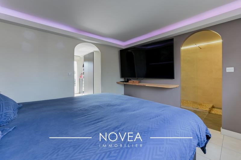 Maison traditionnelle - 141 m² - 6 pièces