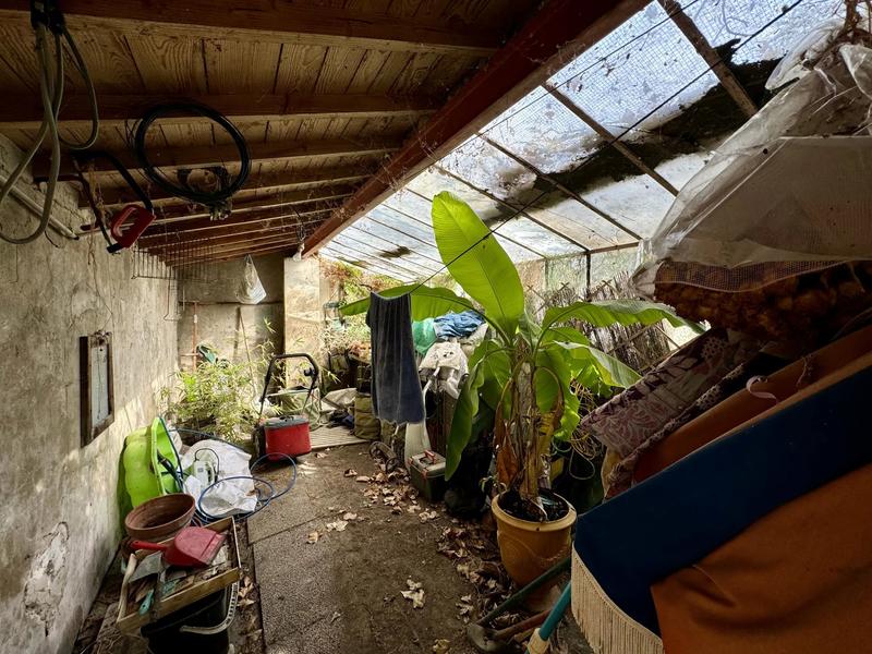 Maison - 325 m² - 13 pièces