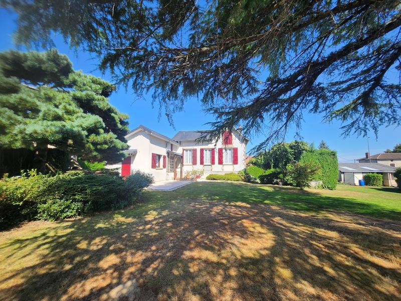 Maison - 98 m² - 4 pièces