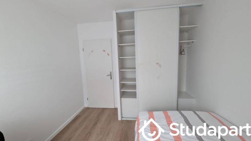 Chambre - 10 m² - 1 pièce